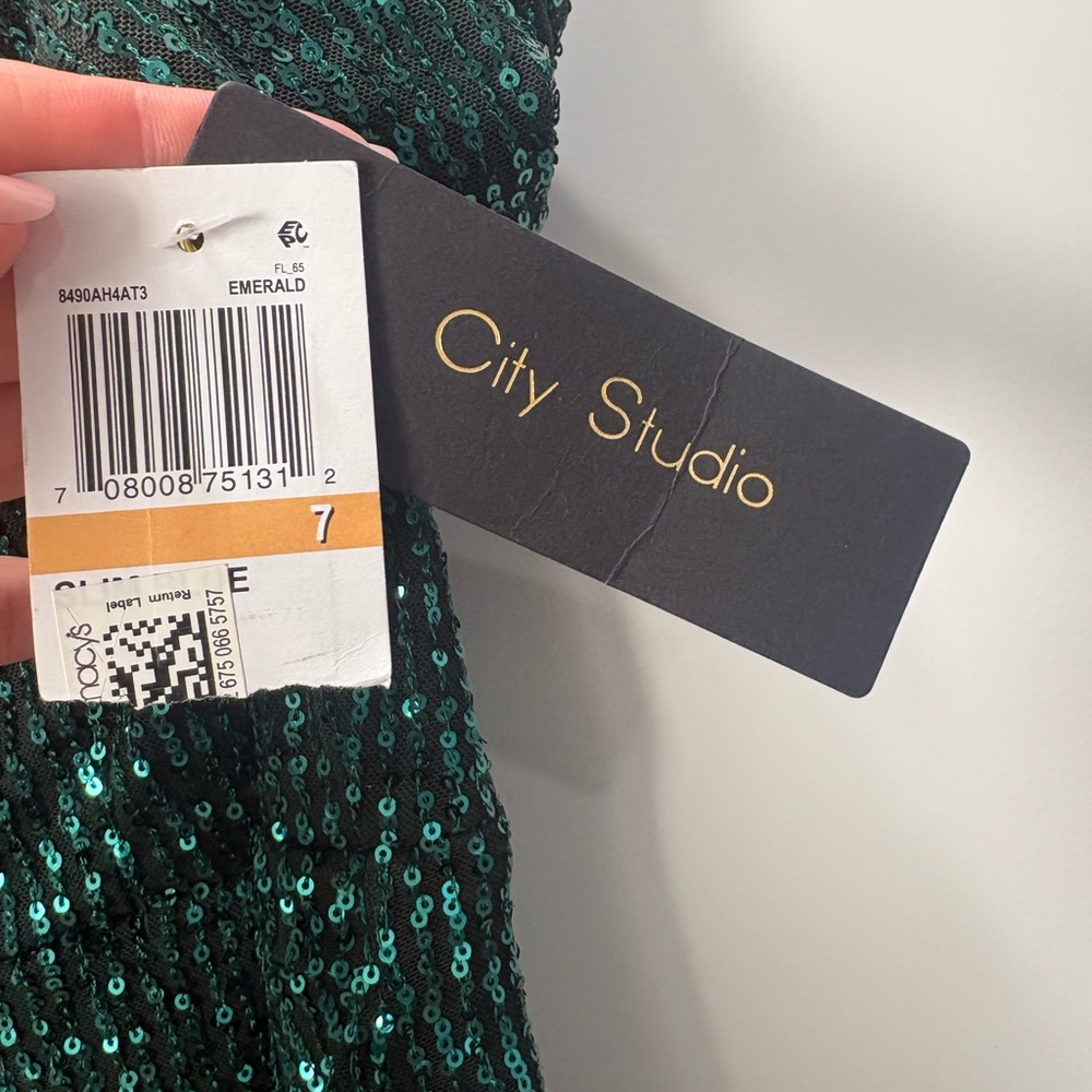 CITY STUDIOS - Juniors Elegant Green Off-Shoulder Dress - Picture 6 of 6